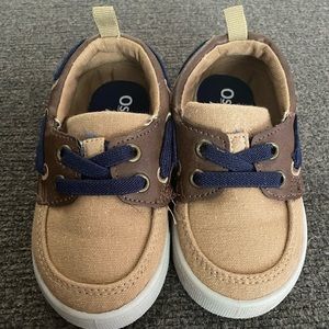 OshKosh toddler size 6 like new